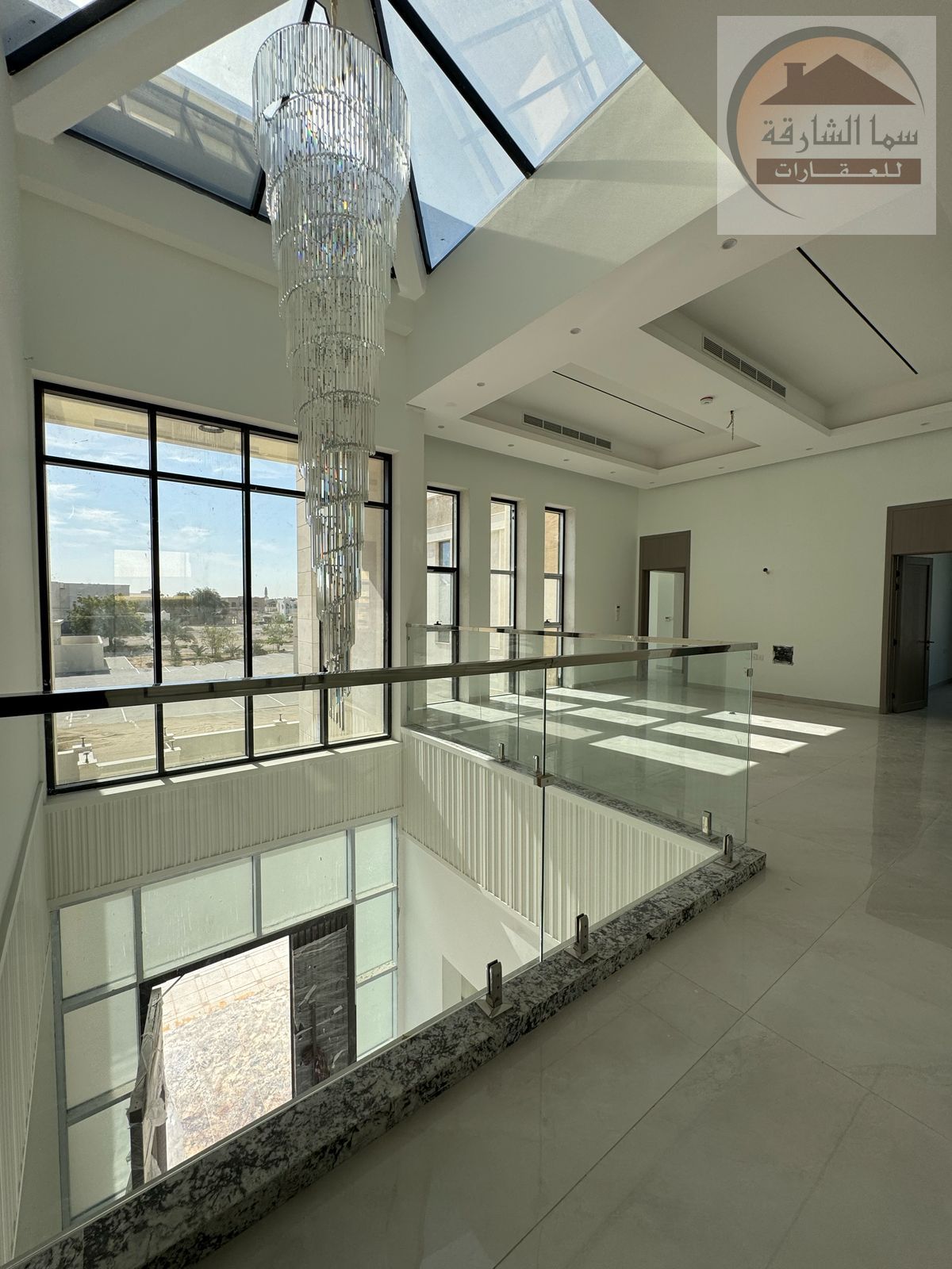 For sale, a new two-story villa, first inhabitant, central air conditioning, Al Ramaqiya area, Wasit suburb, Sharjah, a very convenient location oppos