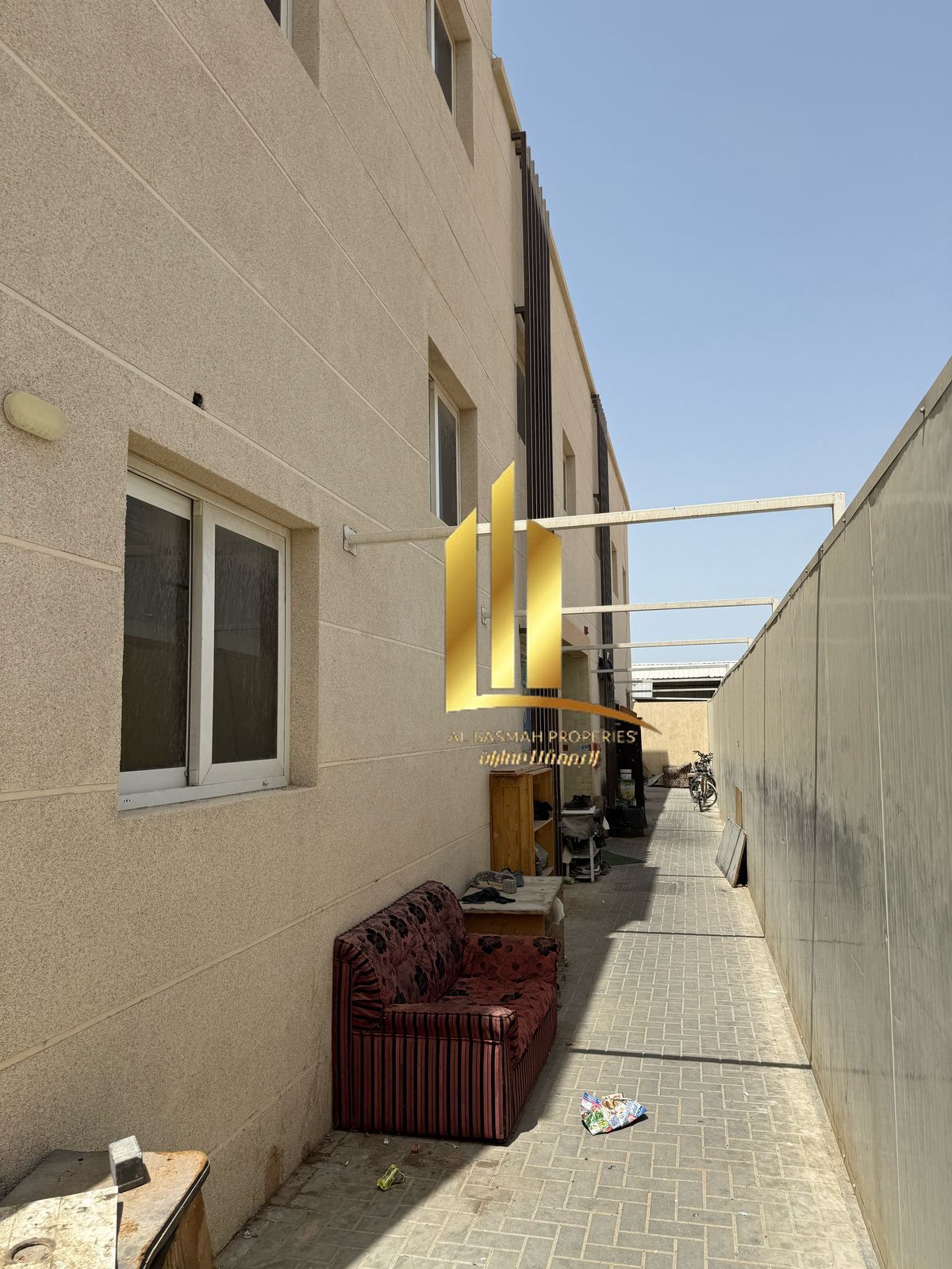 For sale, a property in the Al Hanou Al Jalil Al Sajaa area - Sharjah - with a 9% income, freehold for Arabs