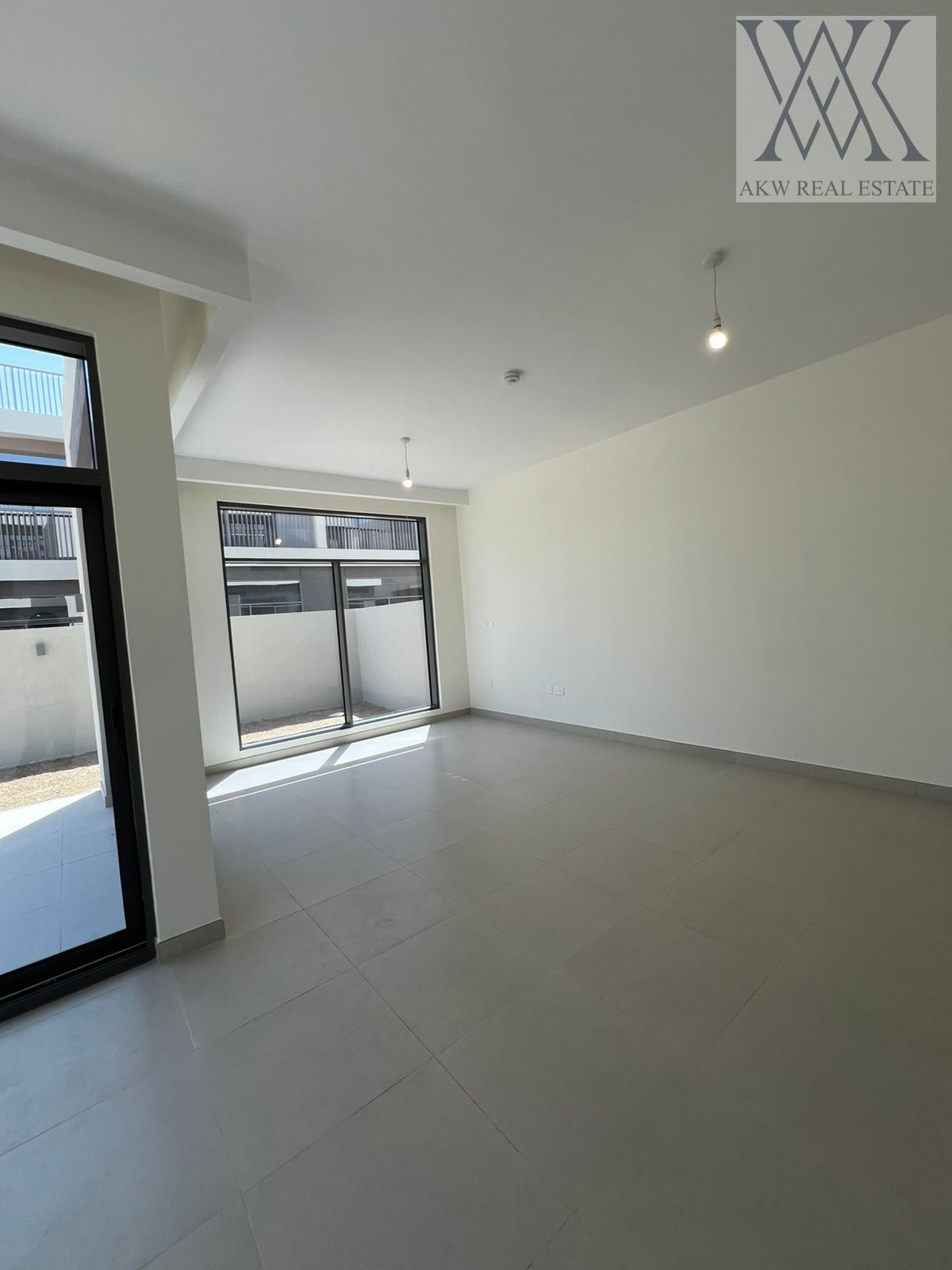 SPACIOUS SIZE | BRIGHT UNIT | WELL MAINTAIN