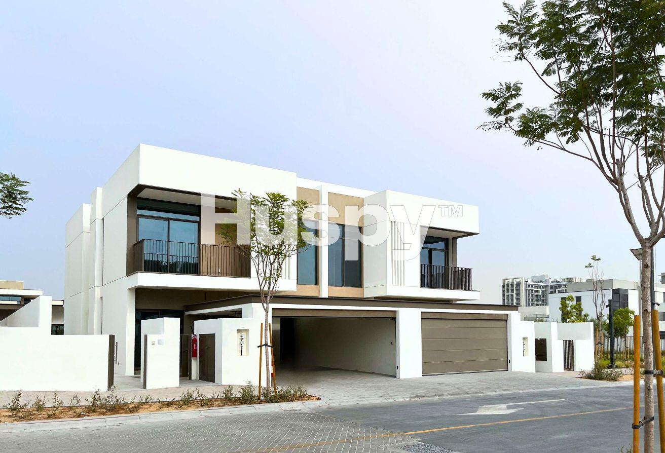 Corner Unit | Large Layout | Vacant