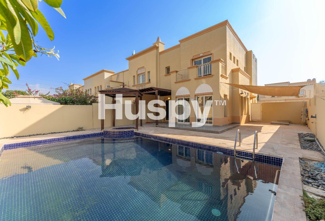 Private Pool and Jacuzzi | Vacant | 4 Cheques