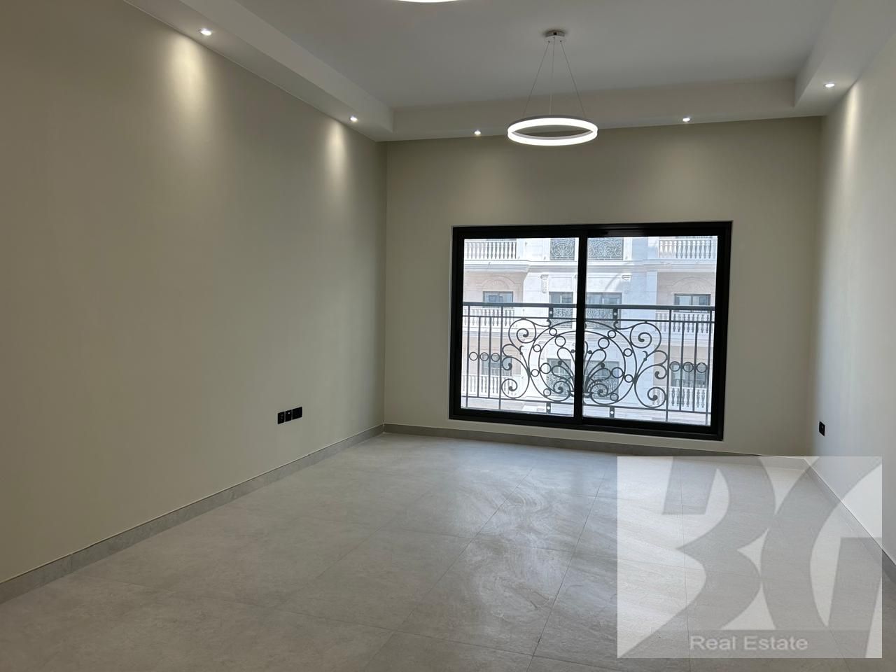 High Floor I Near to Metro I Pool View