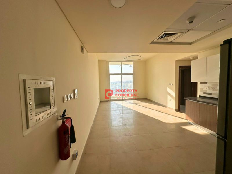 Chiller Free| Ready To Move| Spacious |Corner Unit