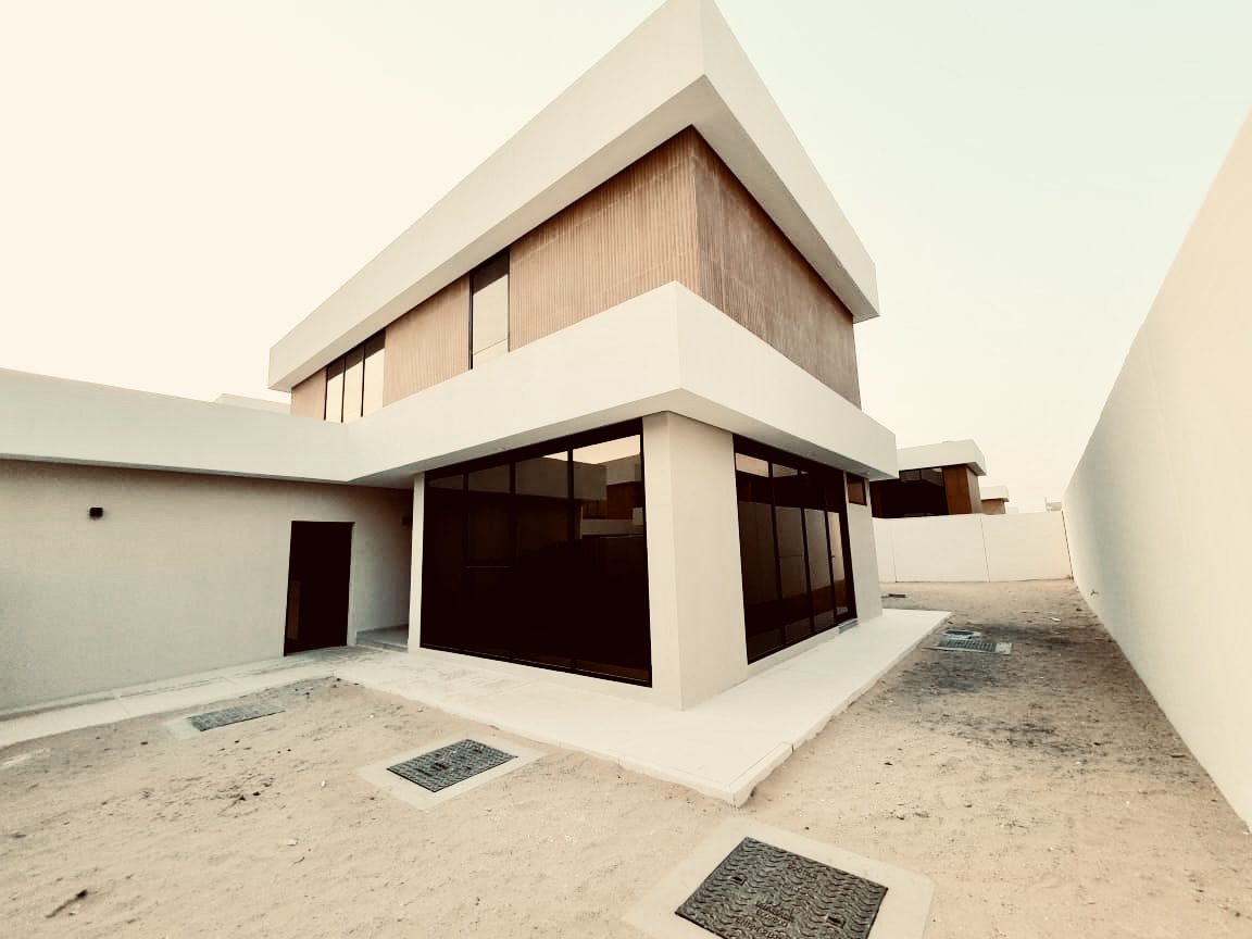 BRAND NEW VILLA 4BHK 6 WASHROOMS ALL MASTET ROOM MAID ROOM WALDROP COVER PARKING