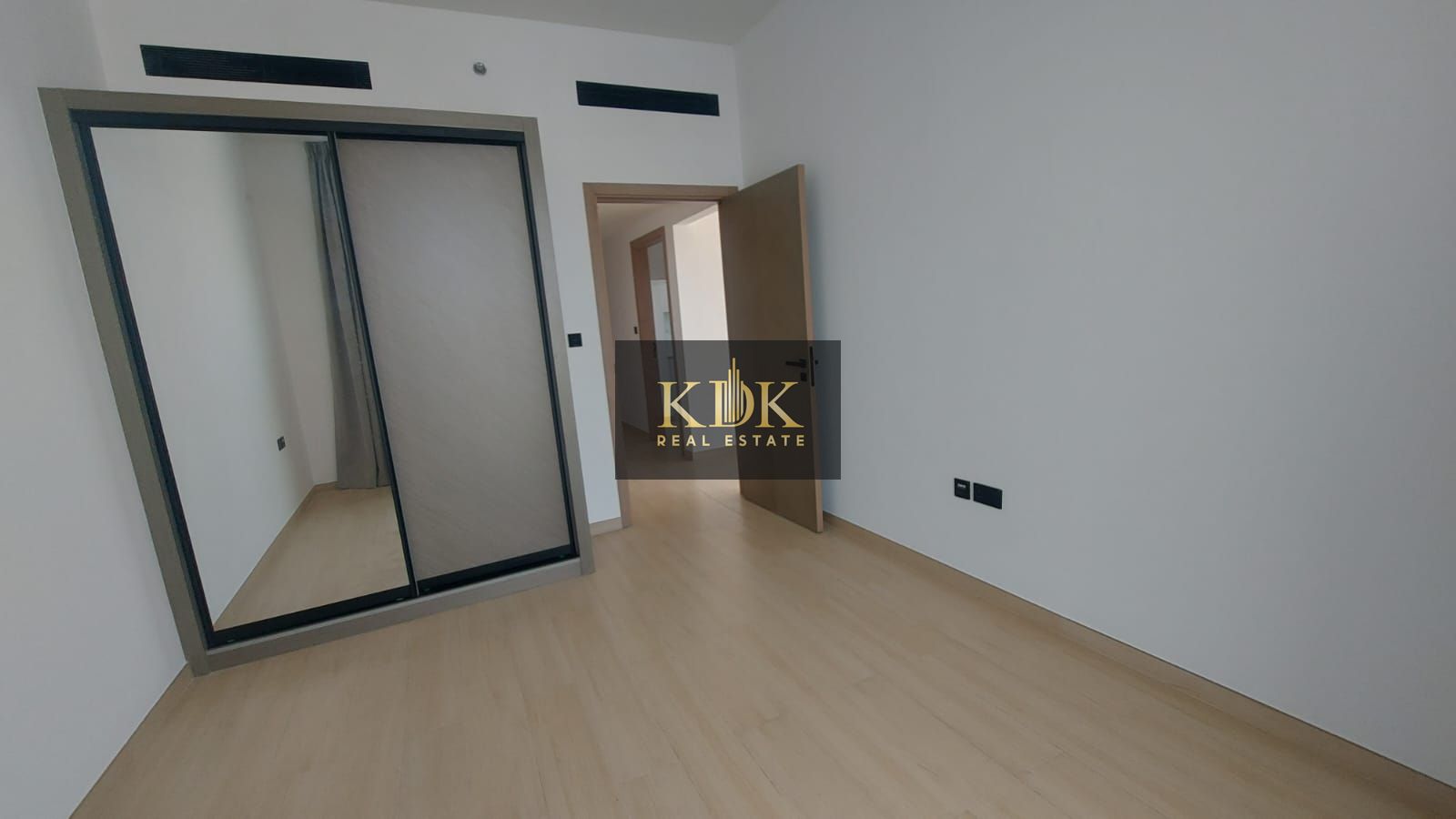 Spacious 1BR in prime location of JVC