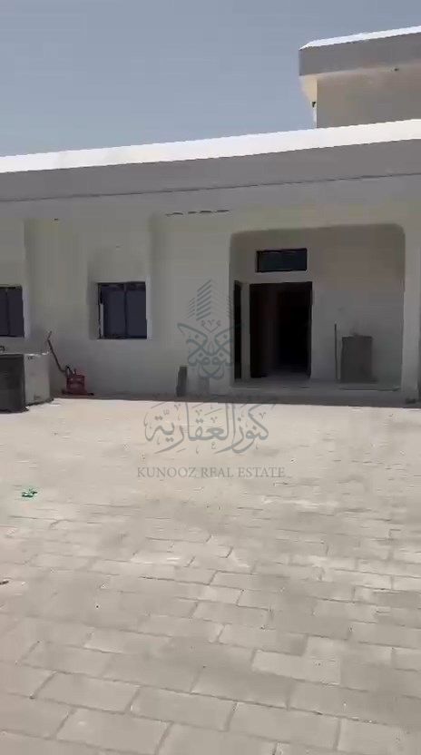 For Sale – Fully Renovated Arabic-Style House in Al Sabkha, Sharjah