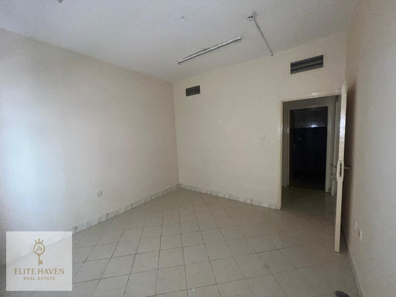 1bhk Available Only For Family opposite of Sahara Centre Only 34k with balcony