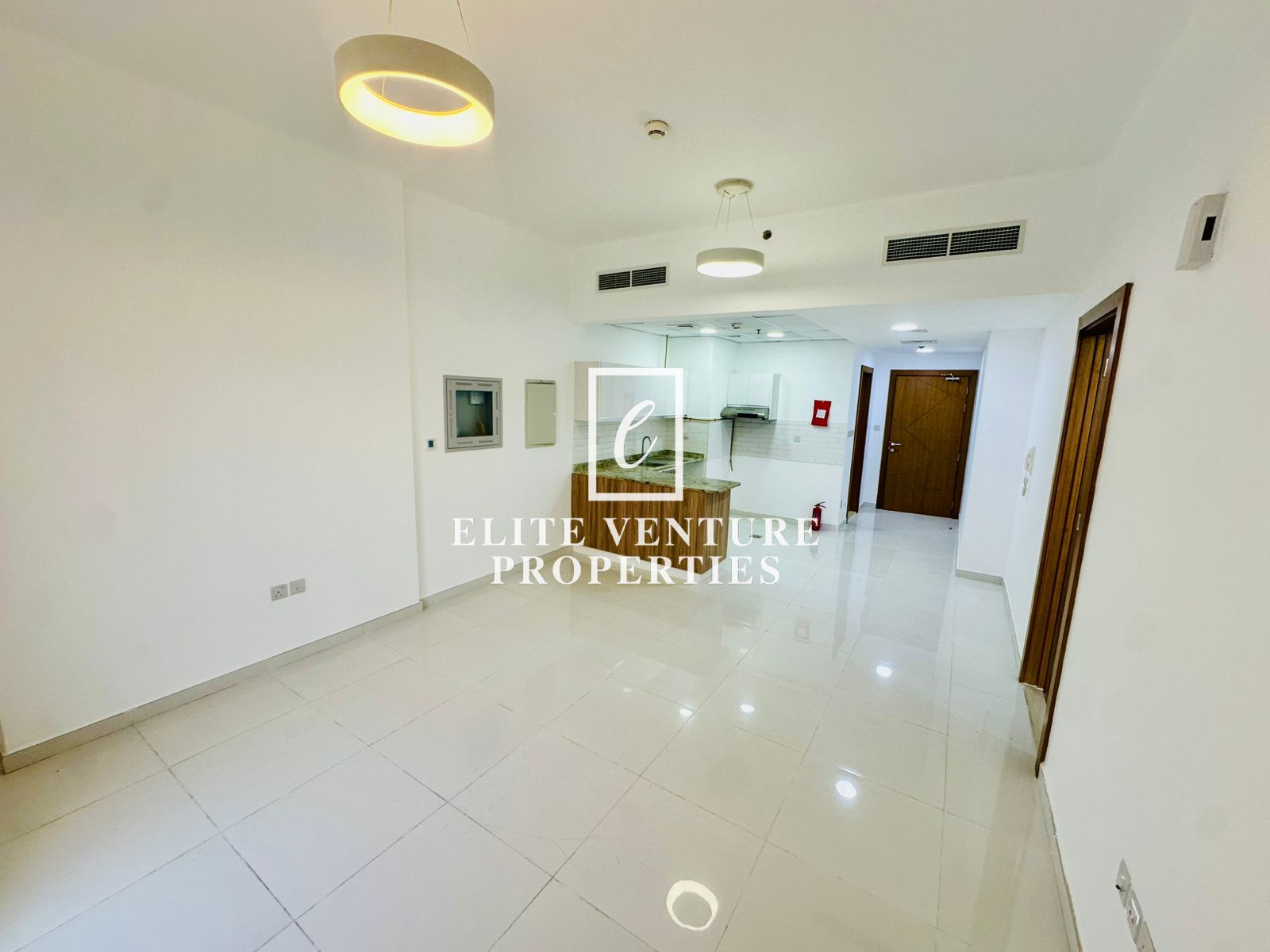 VACANT | 1 BEDROOM WITH TERRACE | PRIME LOCATION