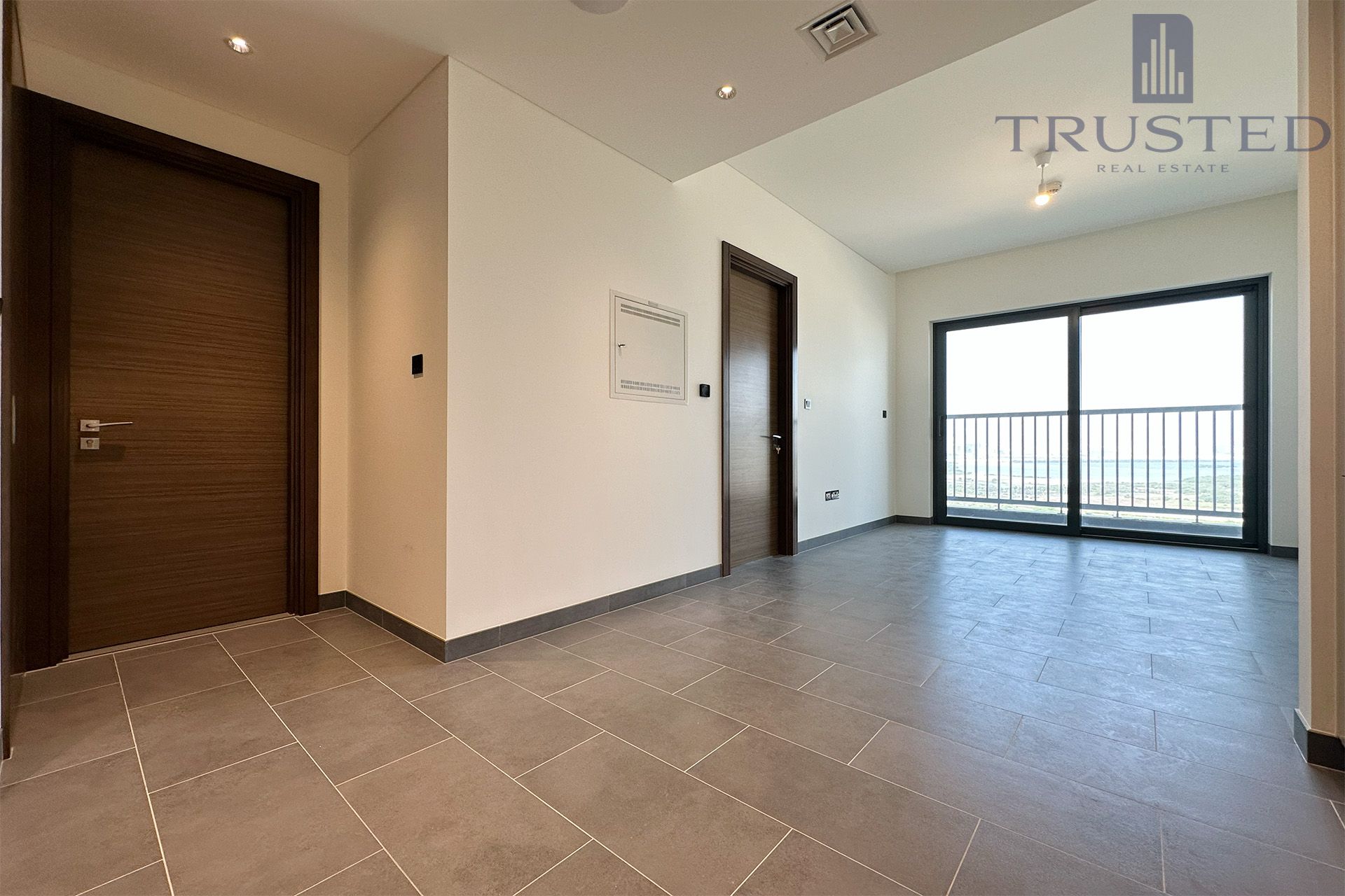 Unfurnished | Ready to Move | Huge Layout