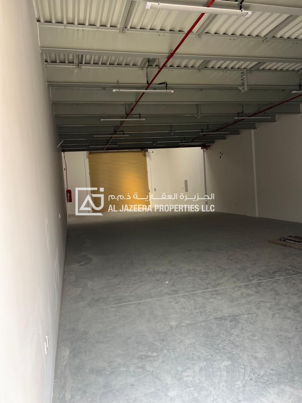 3000 SQ FT WAREHOUSE WITH MAZZININE AVAILABLE FOR RENT WITH 3PHASE ELECTRICI in industrial jurf ajman