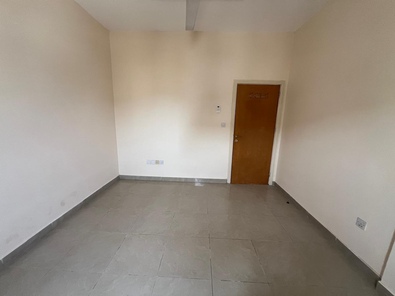 Lavish 2bhk good building near muwailah bus stop rent in 36k