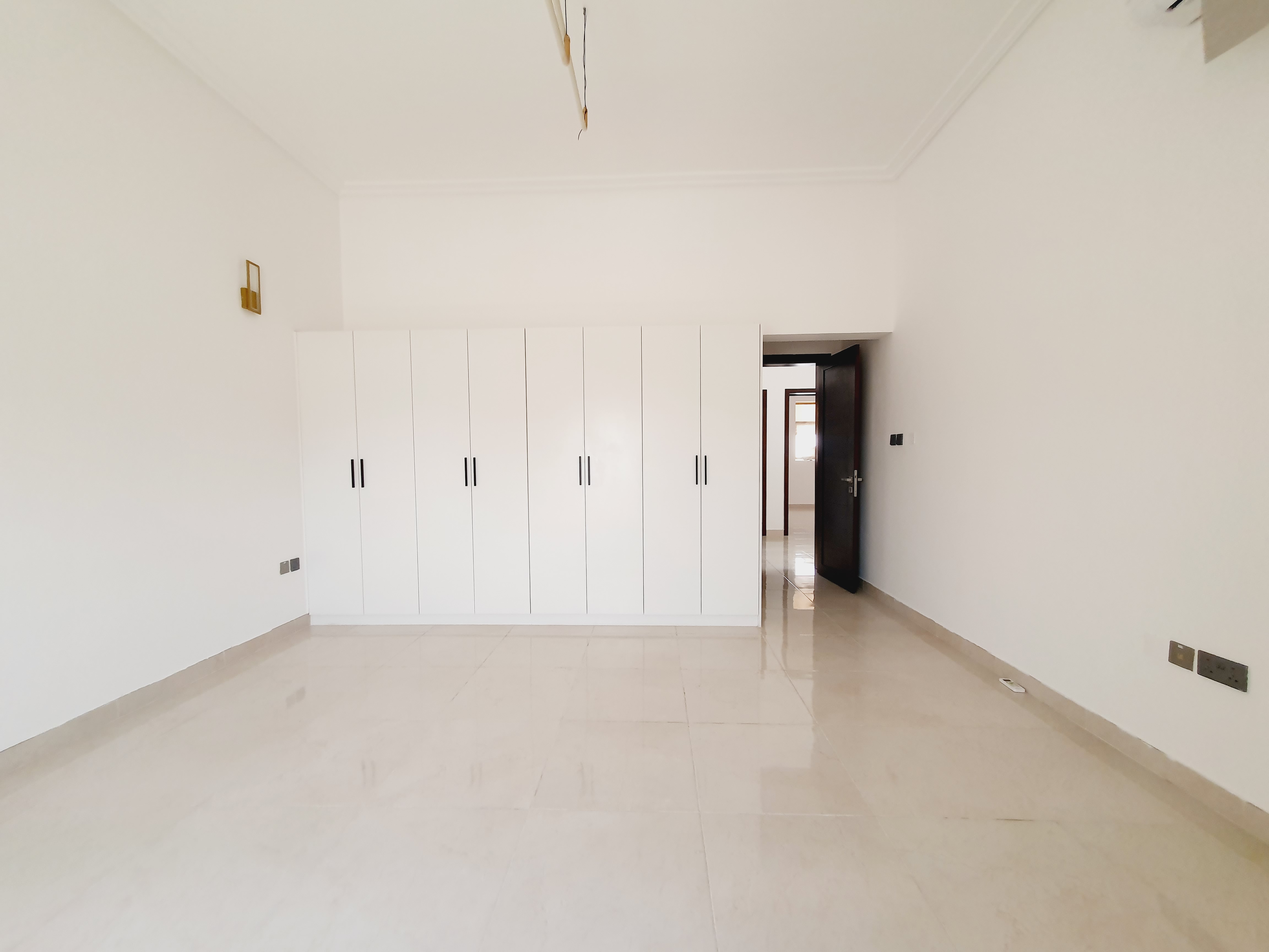 Like brand new 4 badroom villa with maid room and separate Majlis in Hoshi ara