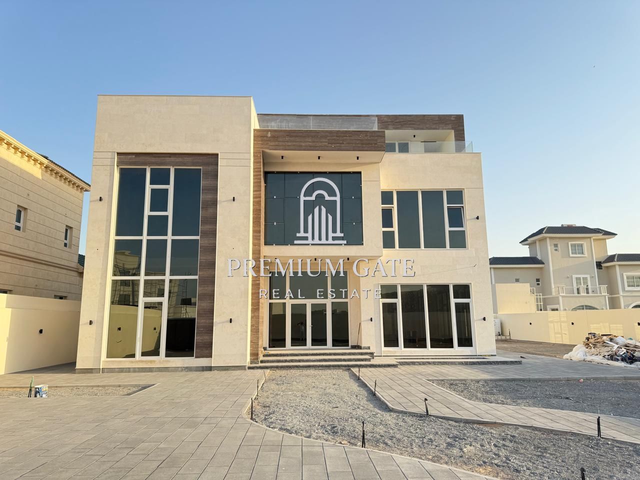 Modern design 6BR Villa in Nad Al Sheba 2