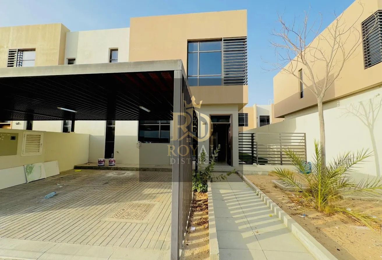 SUPER DISTRESS DEAL | 3BR + Maid | Corner Unit | ZERO Service Charges | Prime Location in Al Tai, Sharjah