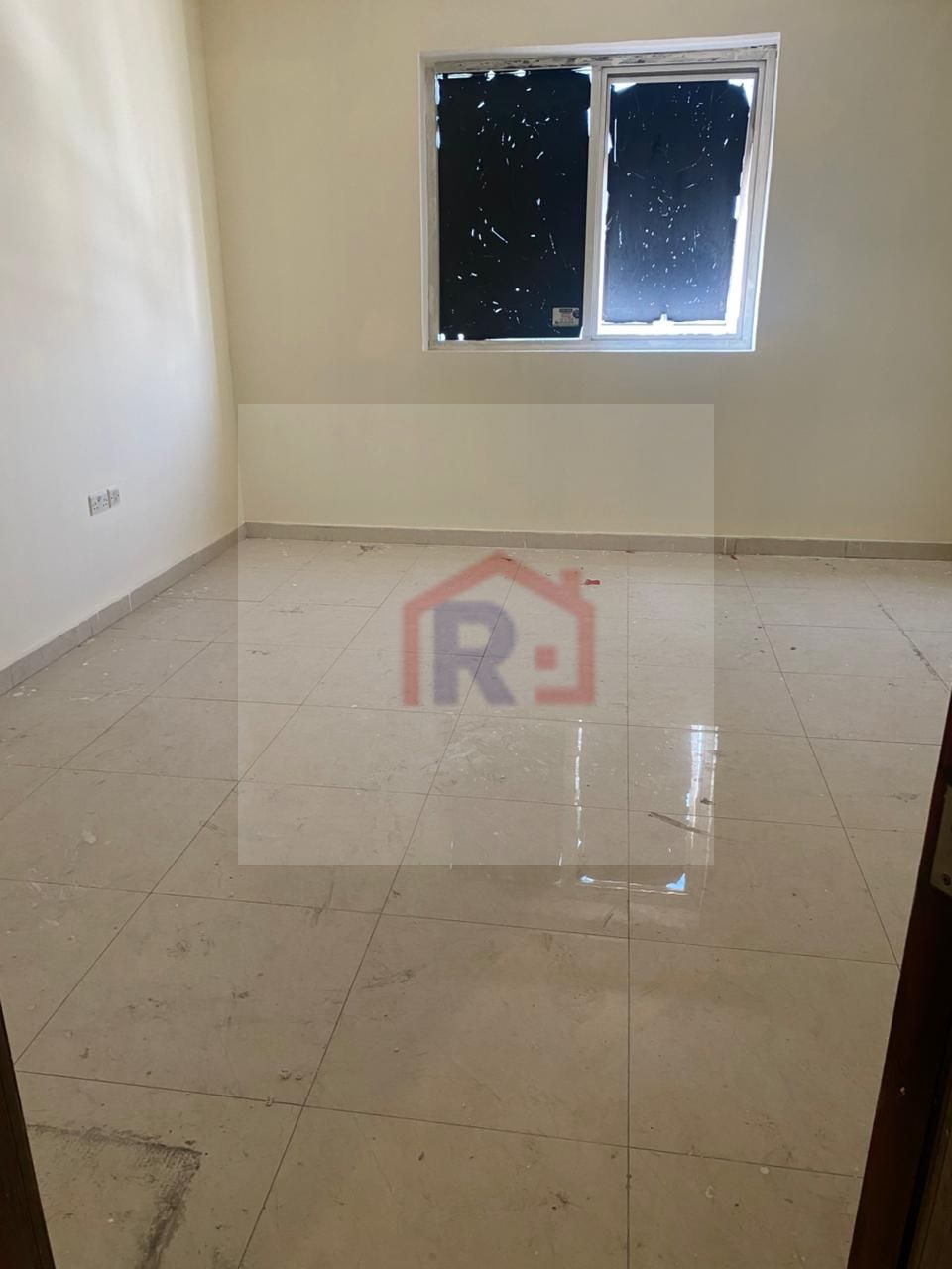 Spacious 2 rooms with attached bathroom and kitchen available in M38