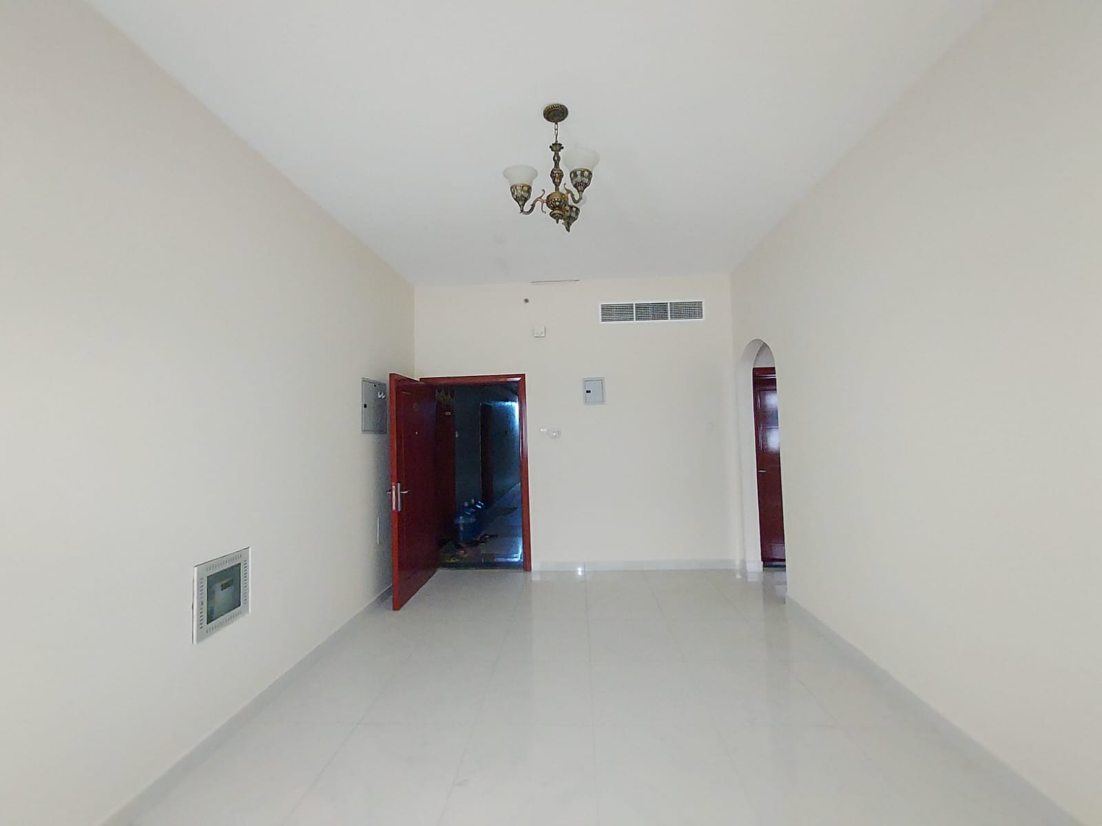 Luxury 1BHK with central AC 30k available