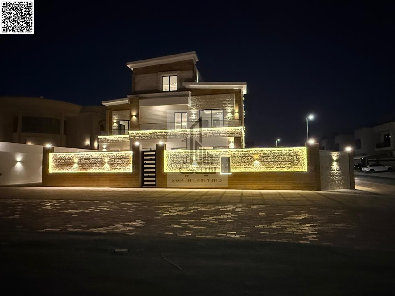 Villa for sale in Al Yasmeen area Features: • 8 master bedrooms • Majlis with bathroom • Living room with bathroom • Main kitchen • Maid's room • La
