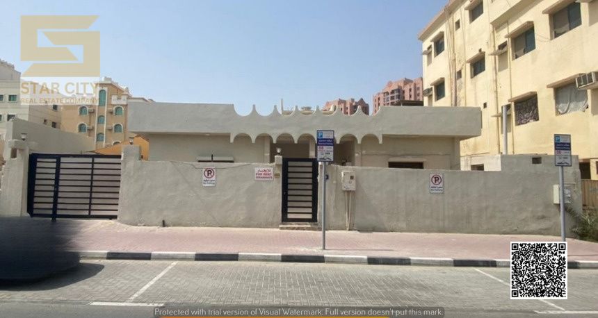 For sale — An authentic Arab house in Al Nuaimiya, Emirate of Ajman Area: 334 square meters Details: 4 spacious bedrooms • 2 bathrooms • Large courtya
