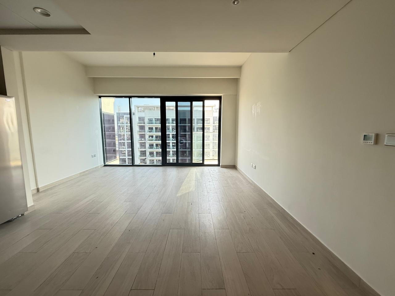 EXCLUSIVE 3 BR APARTMENT WITH FITTED KITCHEN // FREE CHILLER // HIGH FLOOR