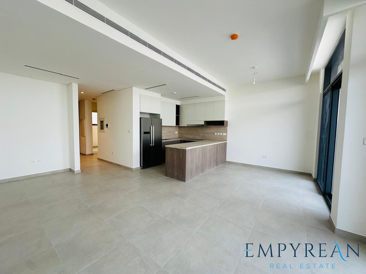 Modern Style 3 Bedroom Hugh Size Ready To Move