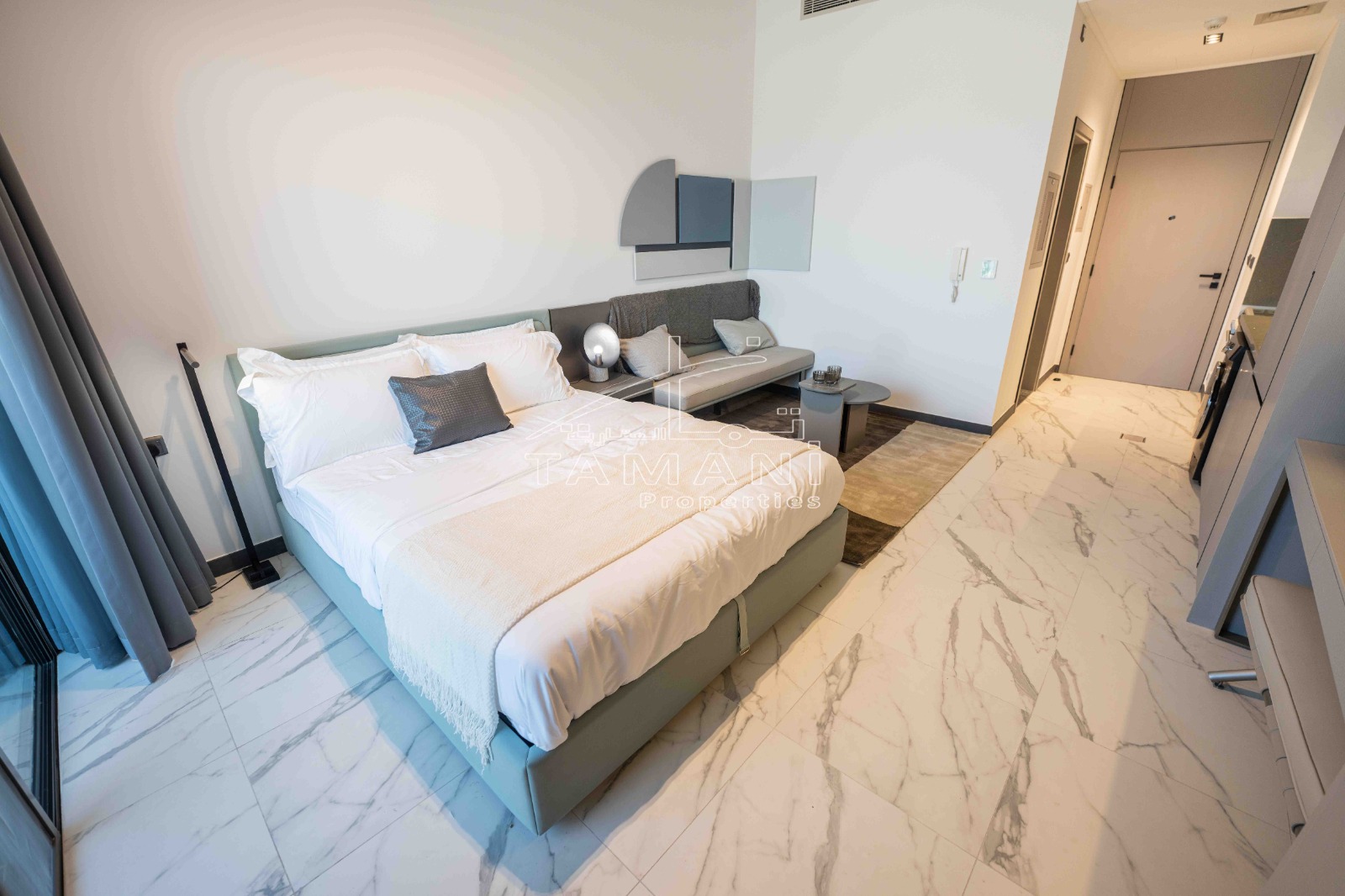 Move-In Ready|Elegant Furniture|Vacant|Balcony