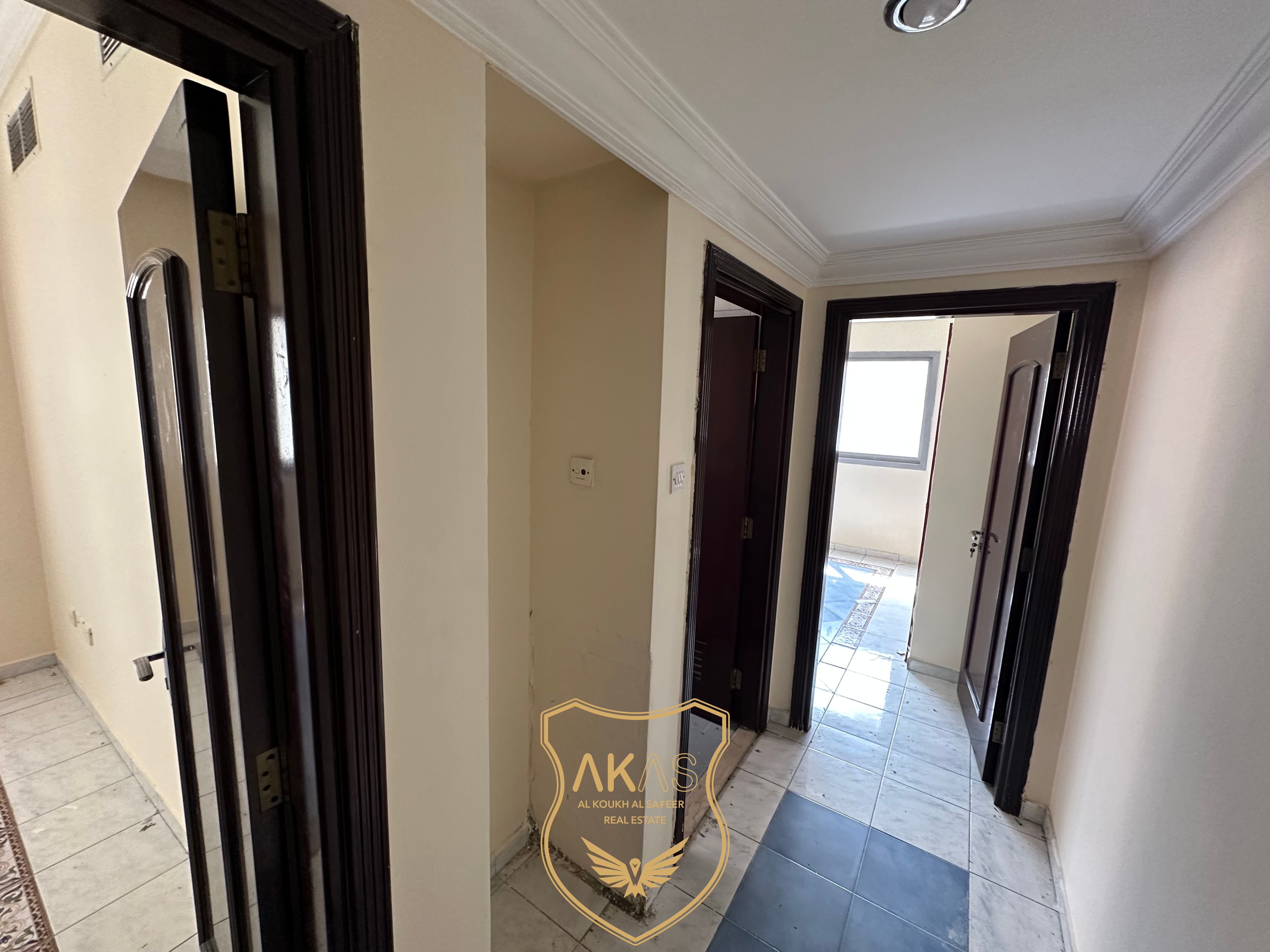 Bright & Airy 2BHK | Near Mosque, Park & Shops | Central AC & Gas Included