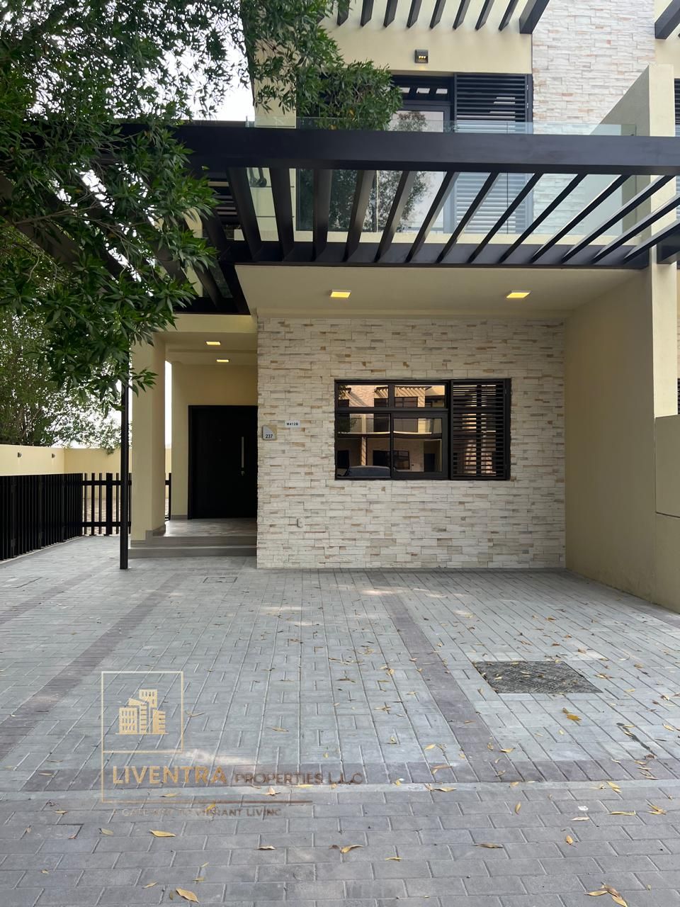 FOUR BEDROOMS VILLA AVAILABLE WITH