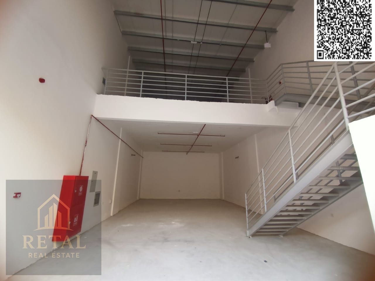 Warehouse for rent on the main street, suitable for all activities.