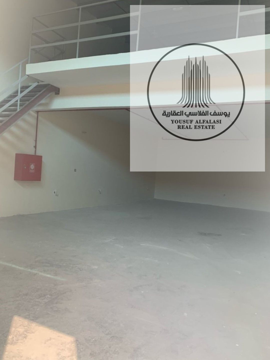 For rent at an excellent price, a 2433 square foot warehouse with 22 kilowatt electricity