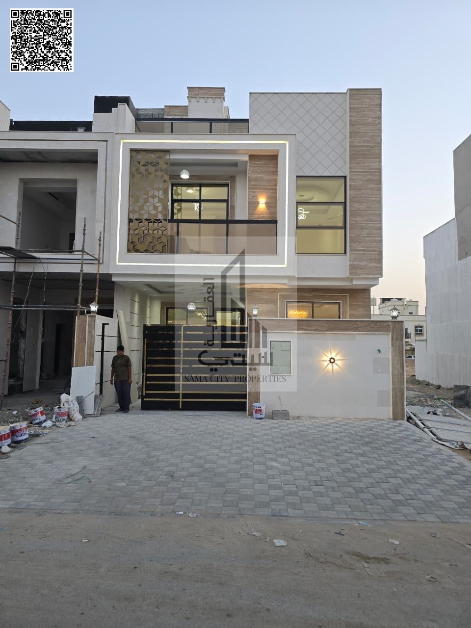 Luxury townhouse next to the garden