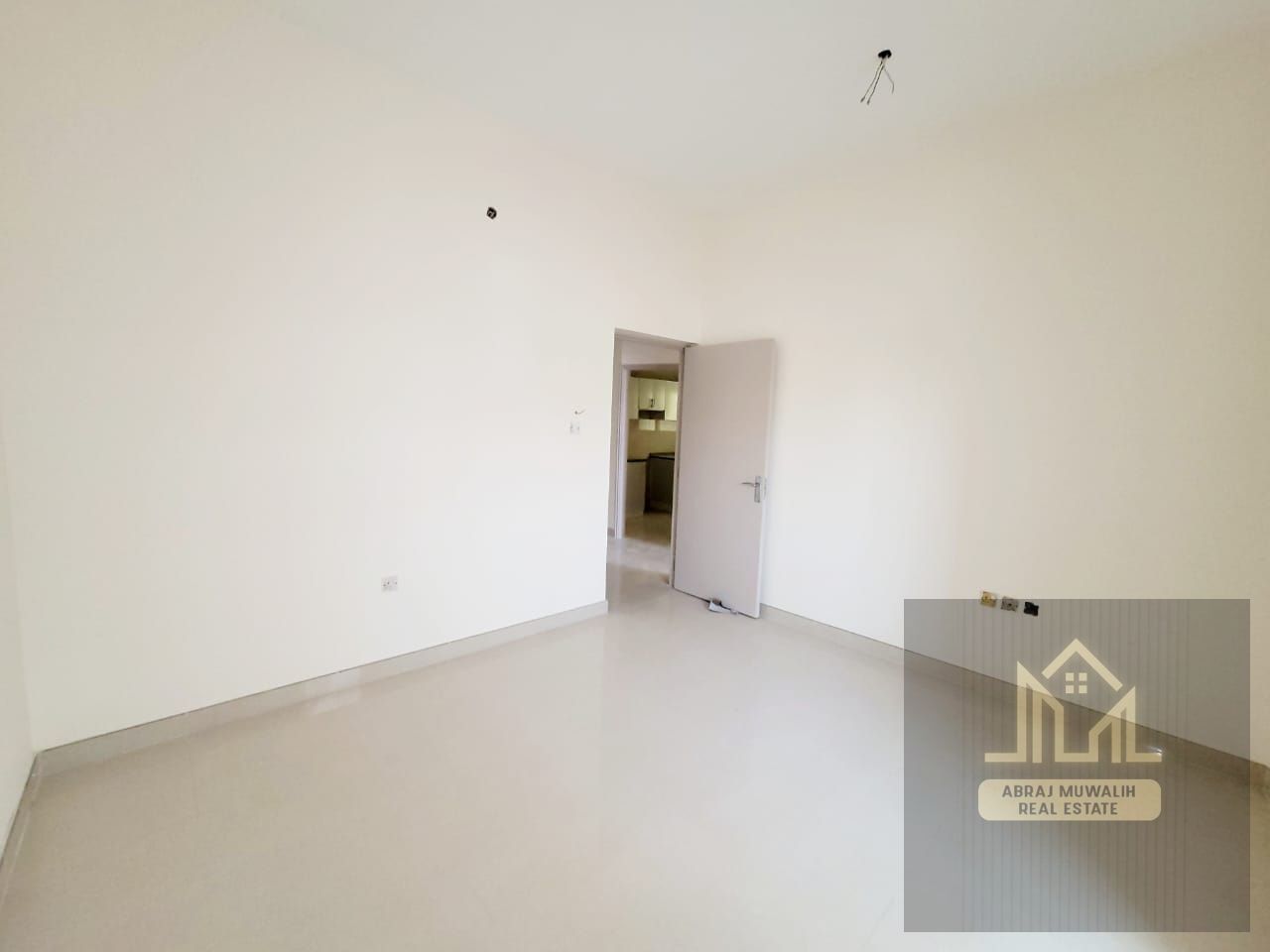 Well-Maintained 2BHK | Balcony | 45 Days Free | AED 39K Only