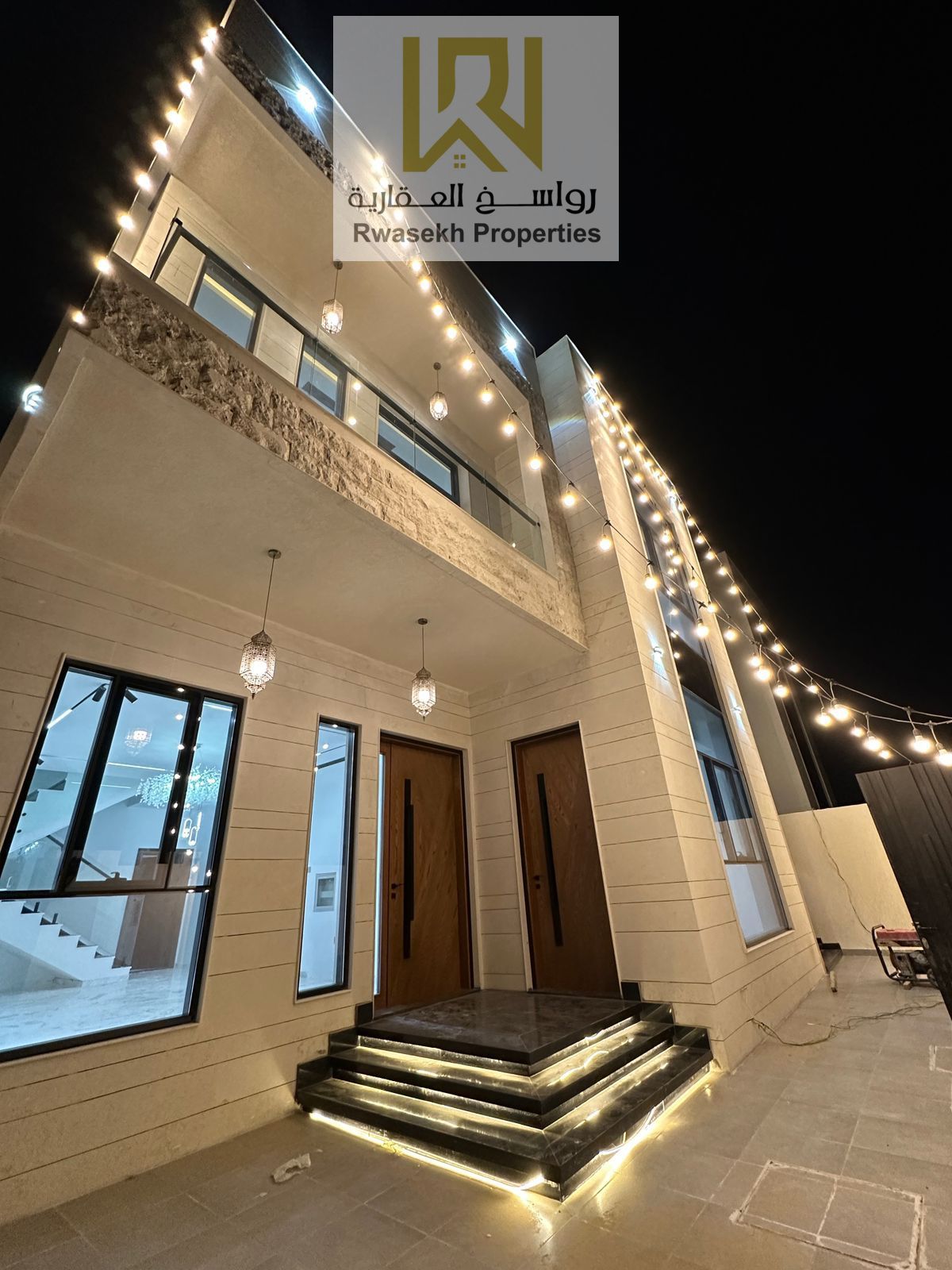 Luxury villa for sale in Al Helio 2 – Ajman Location: Behind the ground roundabout – a quiet and required area, close to public services and fa