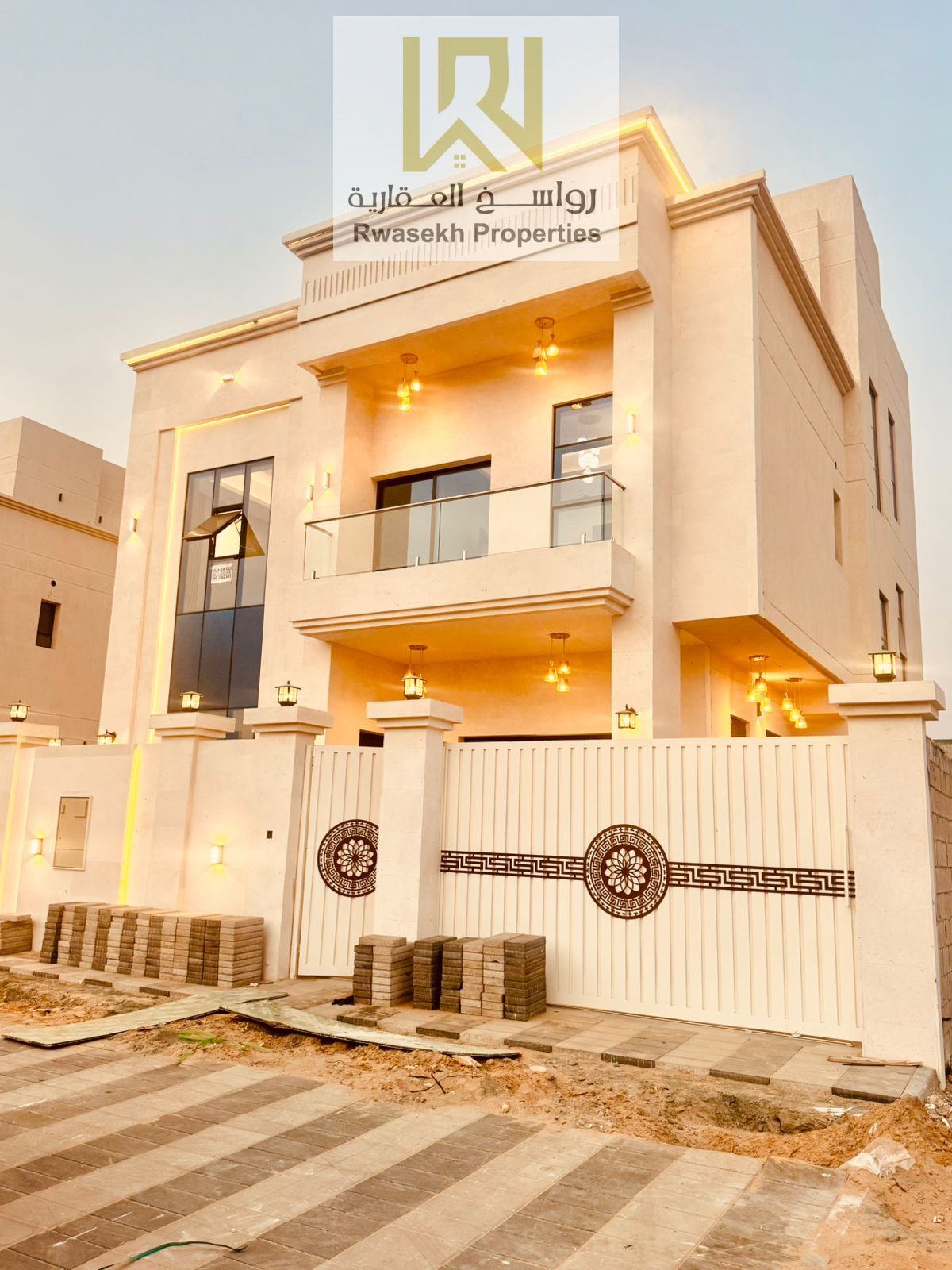 Luxurious Villa Available for Sale in Helio, Ajman Plot Area-: 3,020 sqft Build up Area-: 4,000 sqft