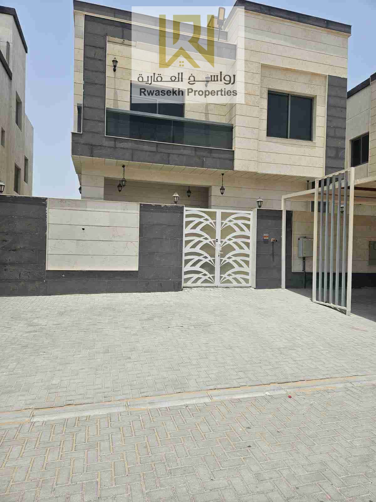 villa for sale including electricity and AC