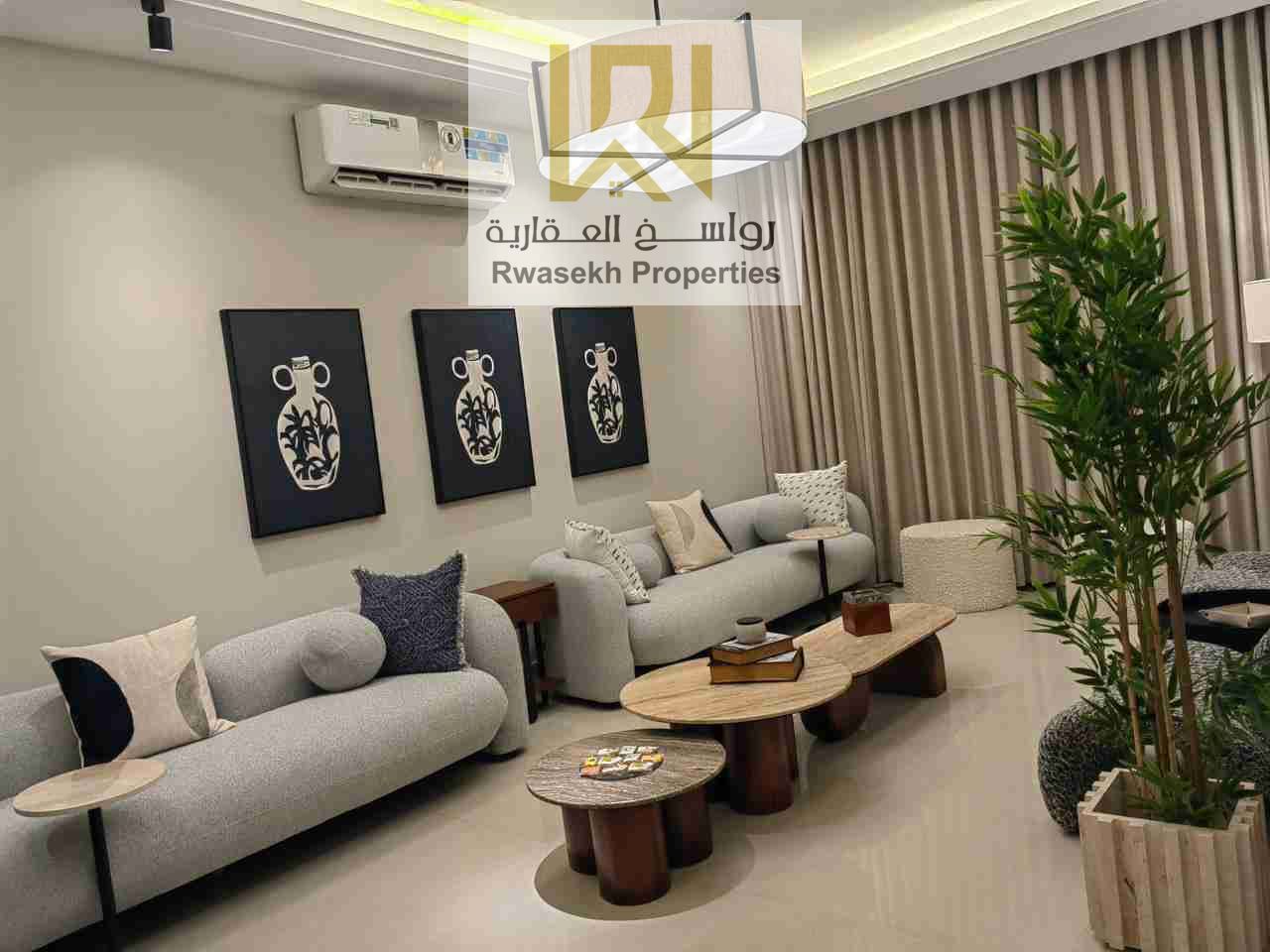 luxury townhouse for sale include electicity and AC