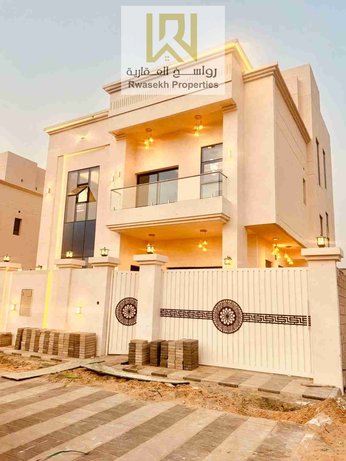 luxury villa 6 bedrooms including Electricity and AC
