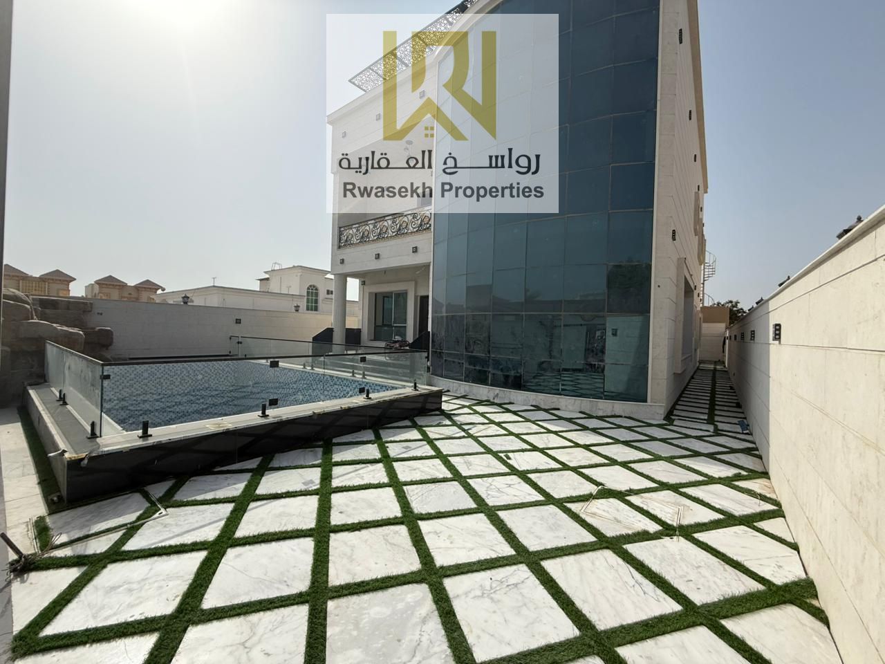 luxury villa for sale with swimming pool+electricity +A/C