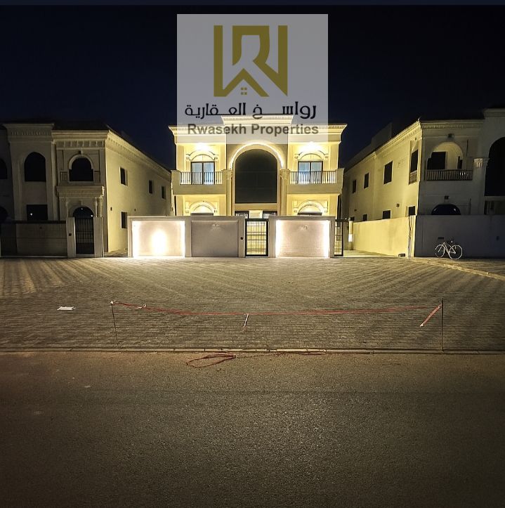 luxury 5 bedroom villa with swimming pool for sale at prime location