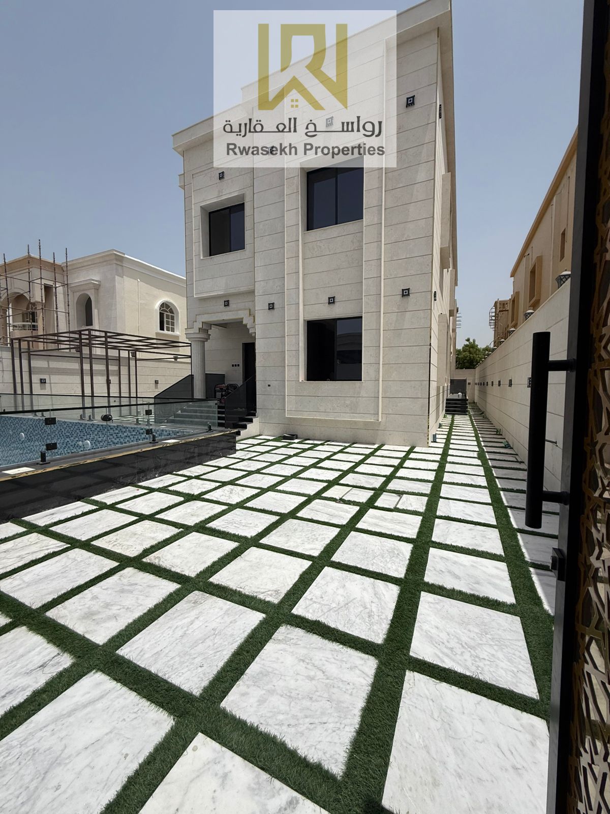 luxury 5 room villa with swimming pool for sale including A/C +electricity