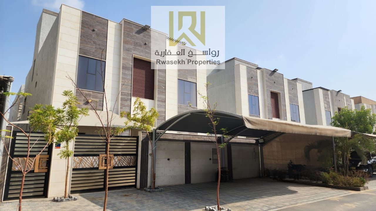 luxury 5 bedrooms villa with roof
