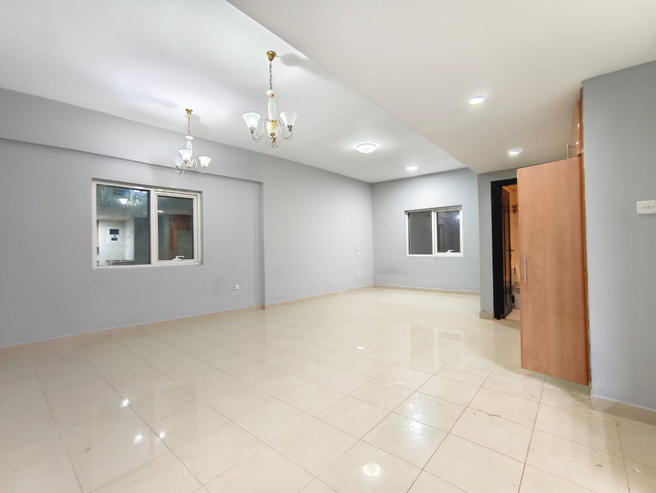 No deposit 1bhk ready to move 10 days free just 31k with 4 chq