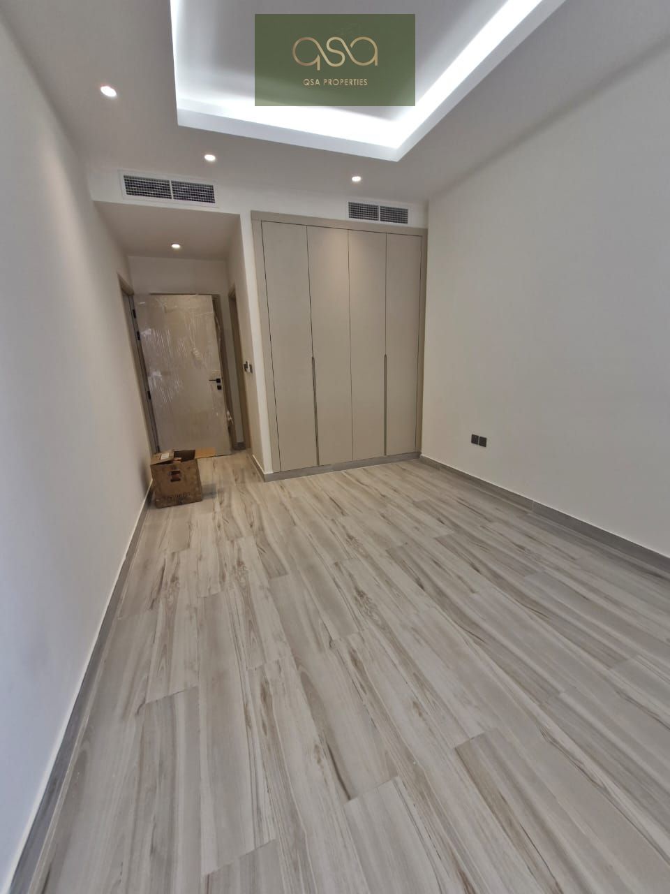 Goldcrest Dreams Tower C, Emirates City, Ajman on easy installment0
