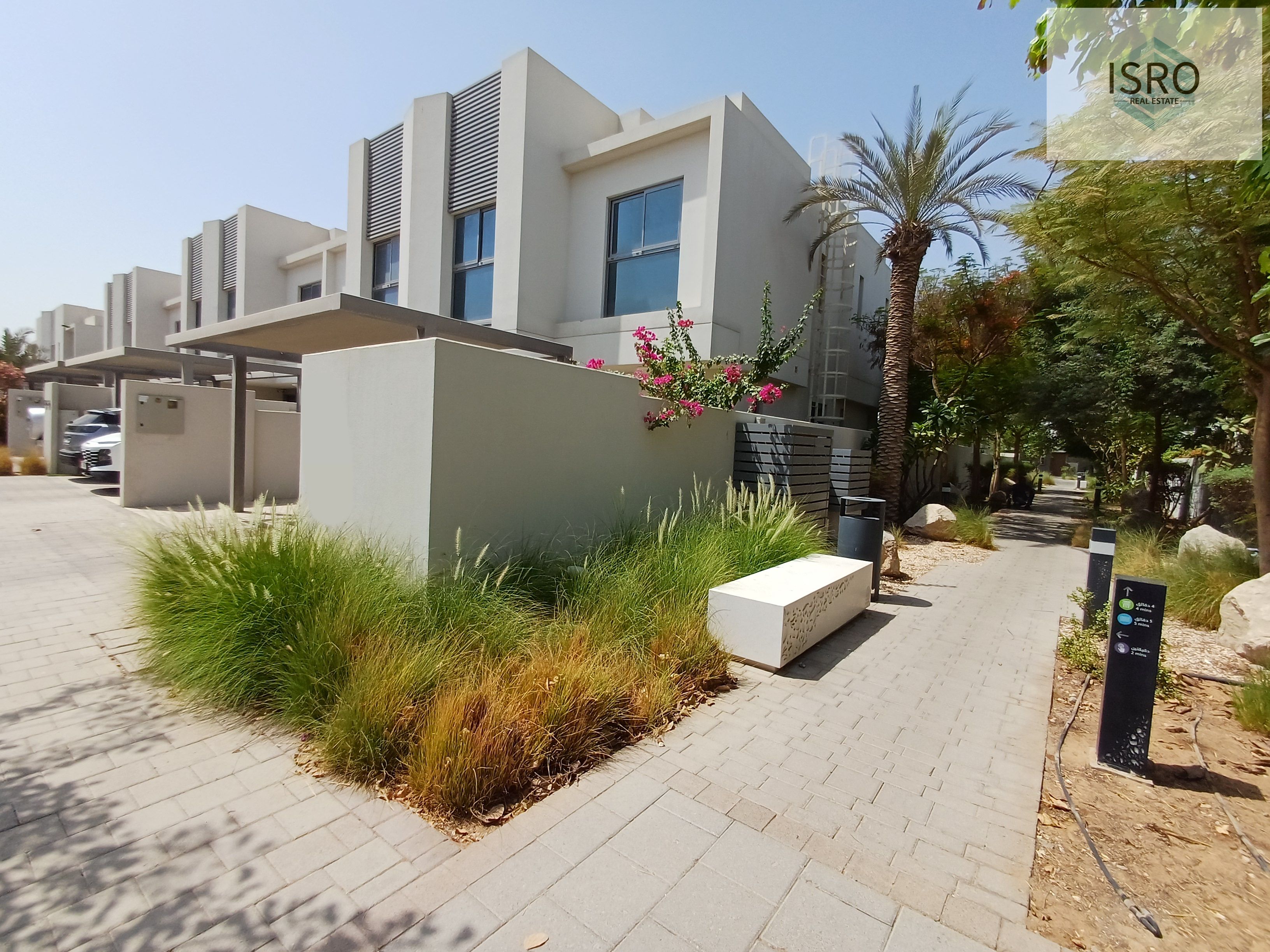 corner unit townhouse Villa available in zahia lilac