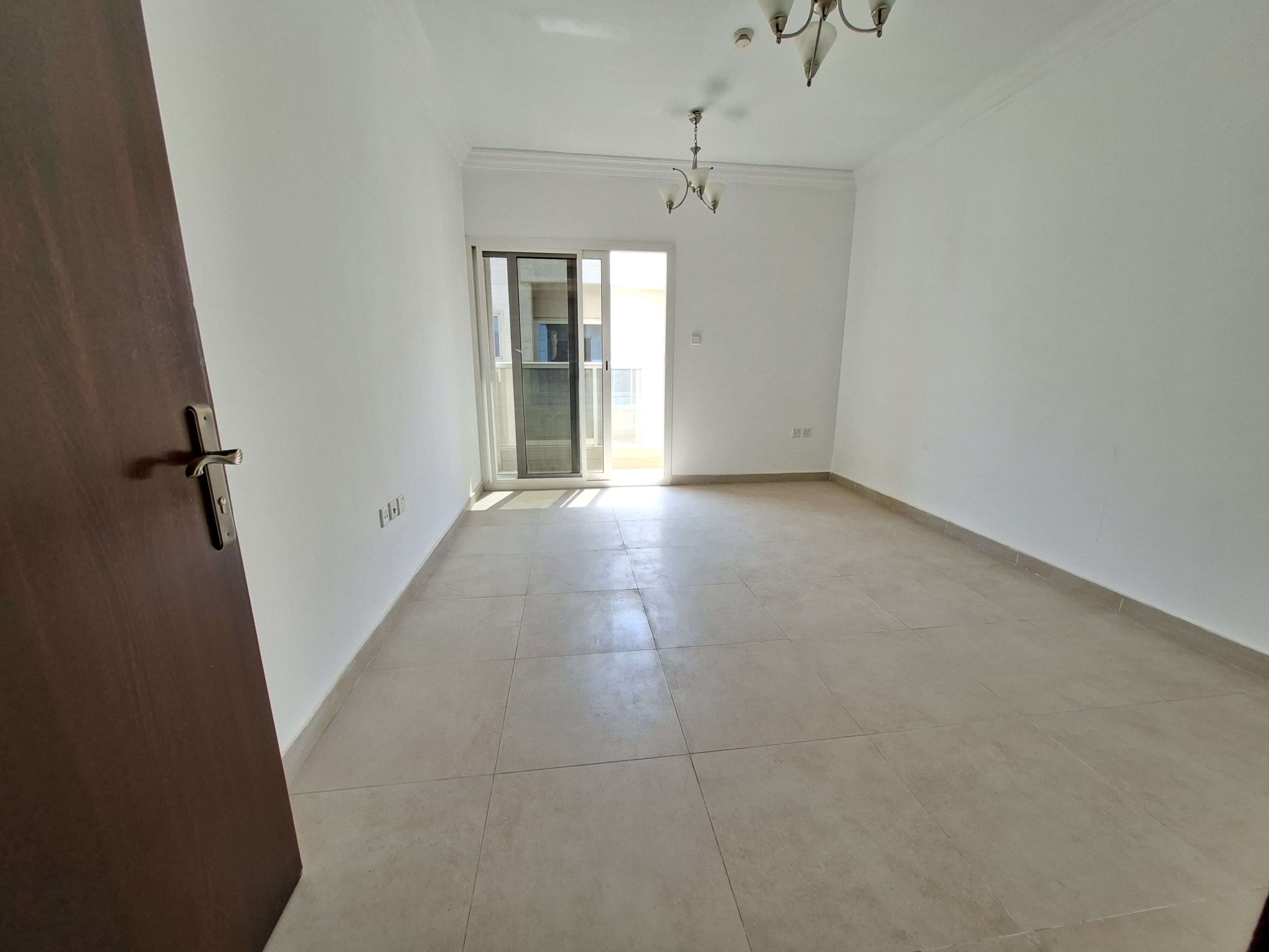 Very big 2. bhk apartment with balcony with parking near to Muwailah park
