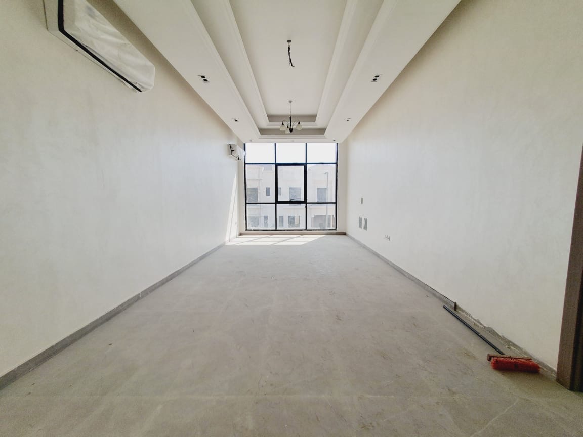 BRAND NEW VILLA 5BH 8 WASHROOM MAID ROOM 2hall tv lonch covers parking in Hoshi