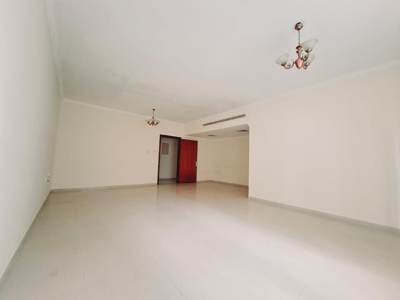 Lavish 3BHK: Chiller free: Parking: Maid room:Balcony: Prime location: For Family