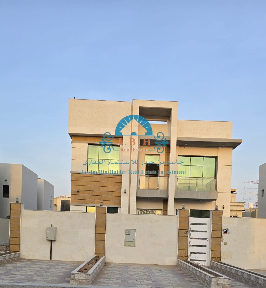 For sale, an upscale villa with luxurious finishing
