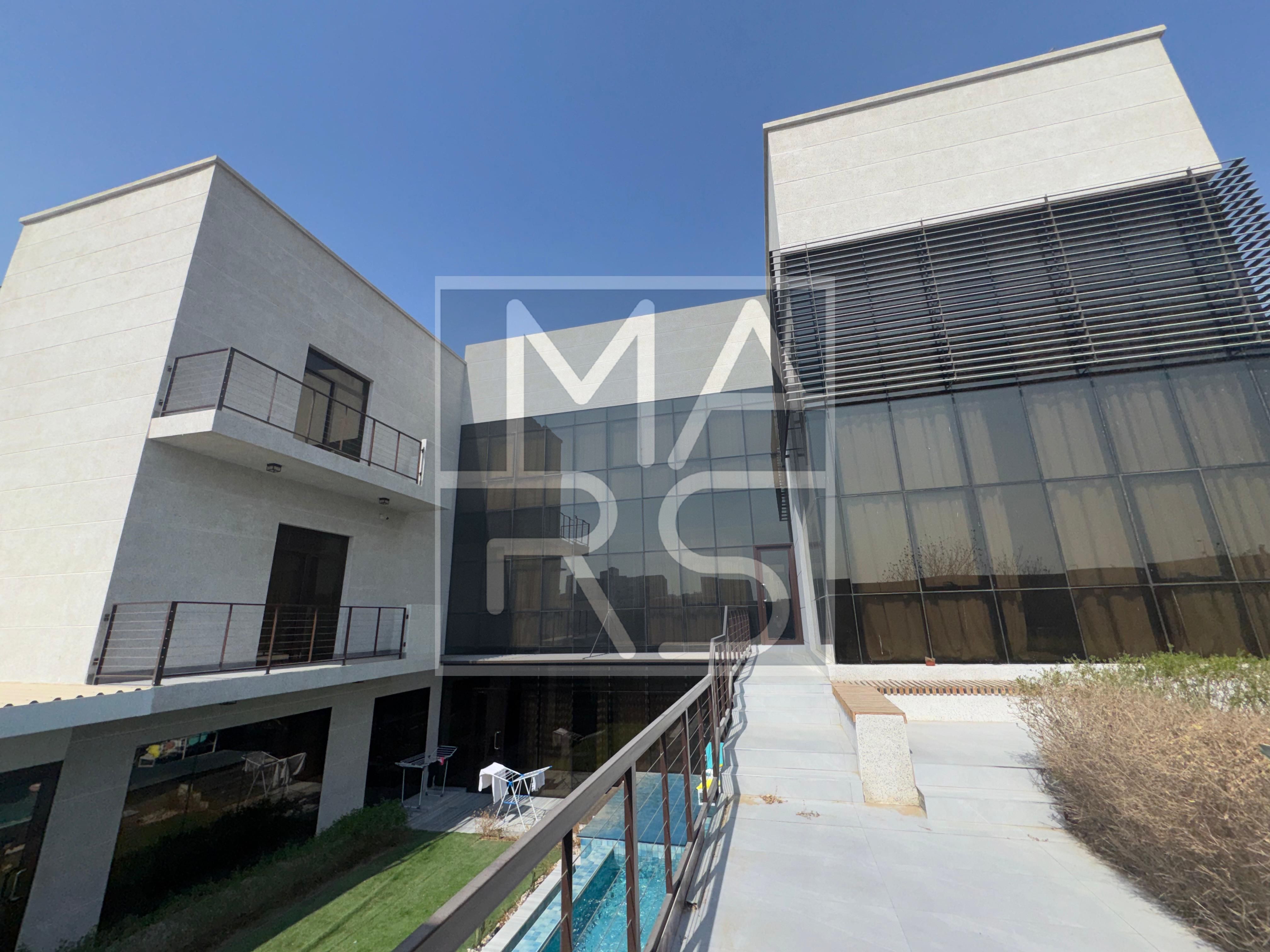 Luxury 5bedroom villa available for sale in Al Tai