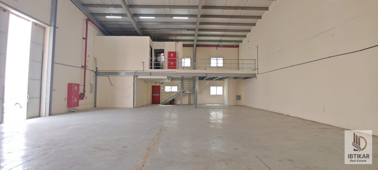 Warehouse with Mezzanine for Rent in Al Saja’a Sharjah | 4,000 Sq. ft | 37 kW Power | AED 250,000
