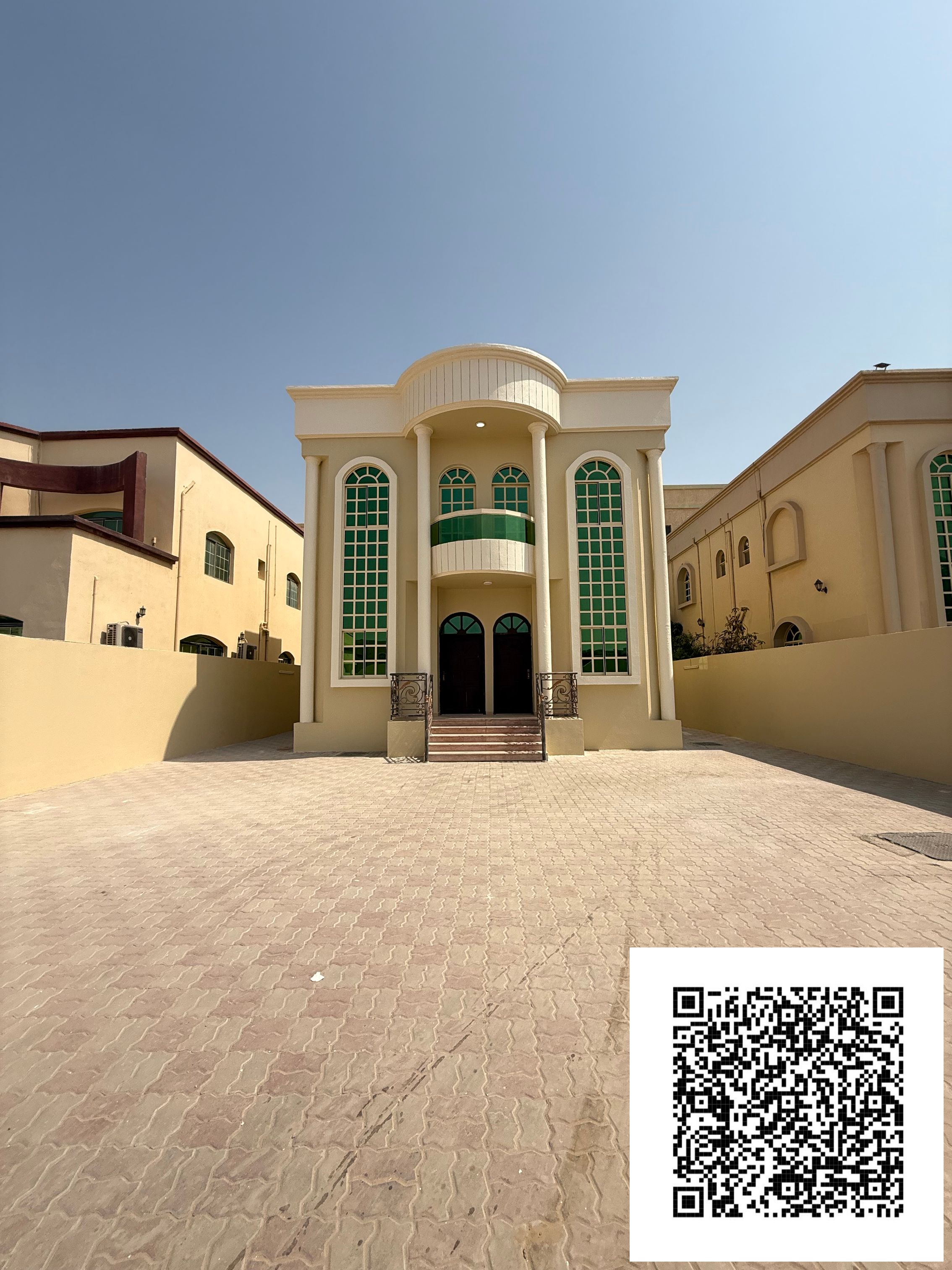 newly maintained villa for sell